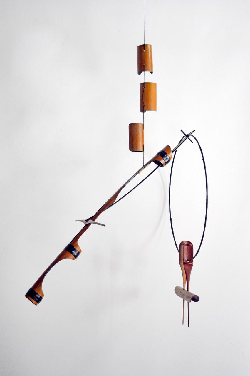 52.-Villelia 'Movil' 1994 bambu,alhambre,hilo lacado 126x64x64cm (2).jpeg