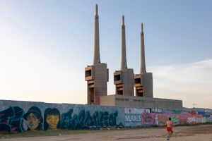 The Three Chimneys, Sant Adrià de Besòs